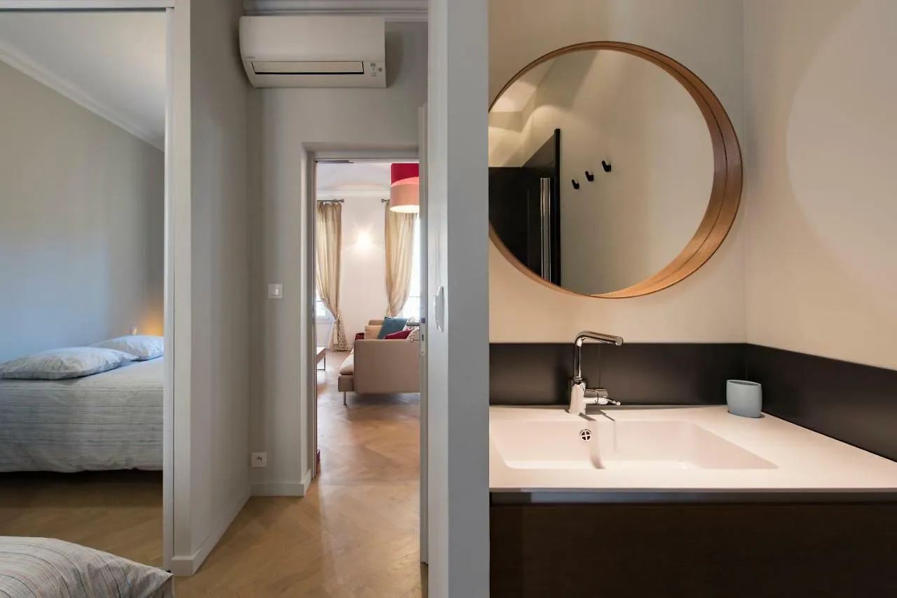 Appartement F3 Plein centre plage à 50 m  Saint-Raphaël France